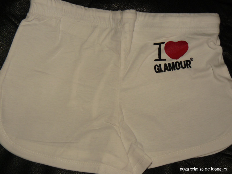 Short alb I love Glamour :: Iulie 2009