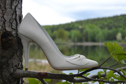 Pantofi albi din piele pentru mireasa, colectia Etienne 2015